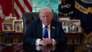TRUMP RILASCIA UNA DICHIARAZIONE VIDEO DOPO LA RISPOSTA DI HAMAS AL SUO PIANO D…
