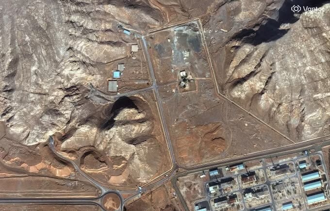 CNN: L’IRAN HA PROTETTO LE SCORTE DI URANIO CHIUDENDO PASSAGGI E TUNNEL E MINANDO GLI INGRESSI CON TRAPPOLE ESPLOSIVE