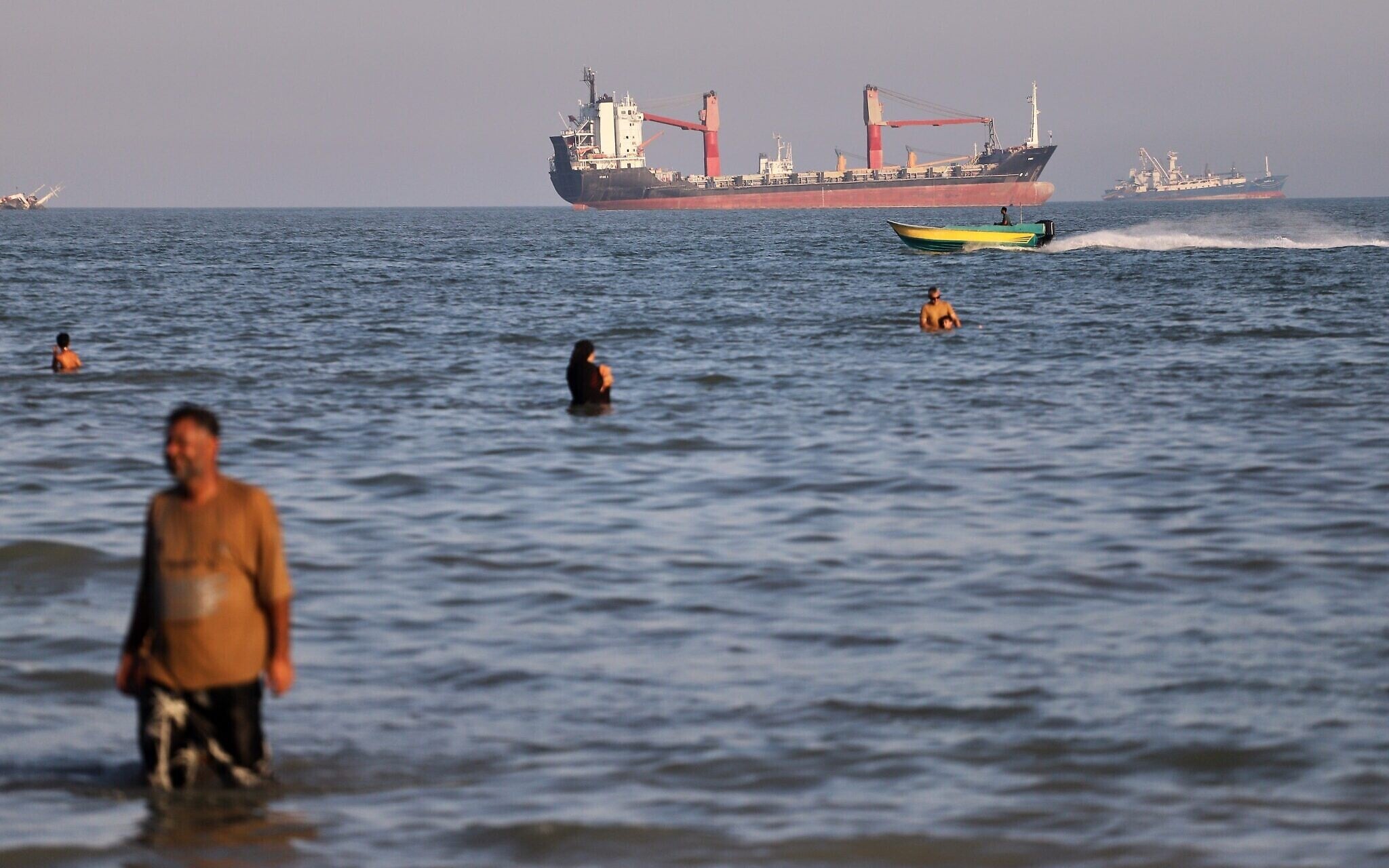 STRETTO DI HORMUZ. IL TRAFFICO NAVALE TORNA A DIMINUIRE DOPO GLI ATTACCHI DI SABATO STRETTO DI HORMUZ. IL TRAFFICO NAVALE TORNA A DIMINUIRE DOPO GLI ATTACCHI DI SABATO