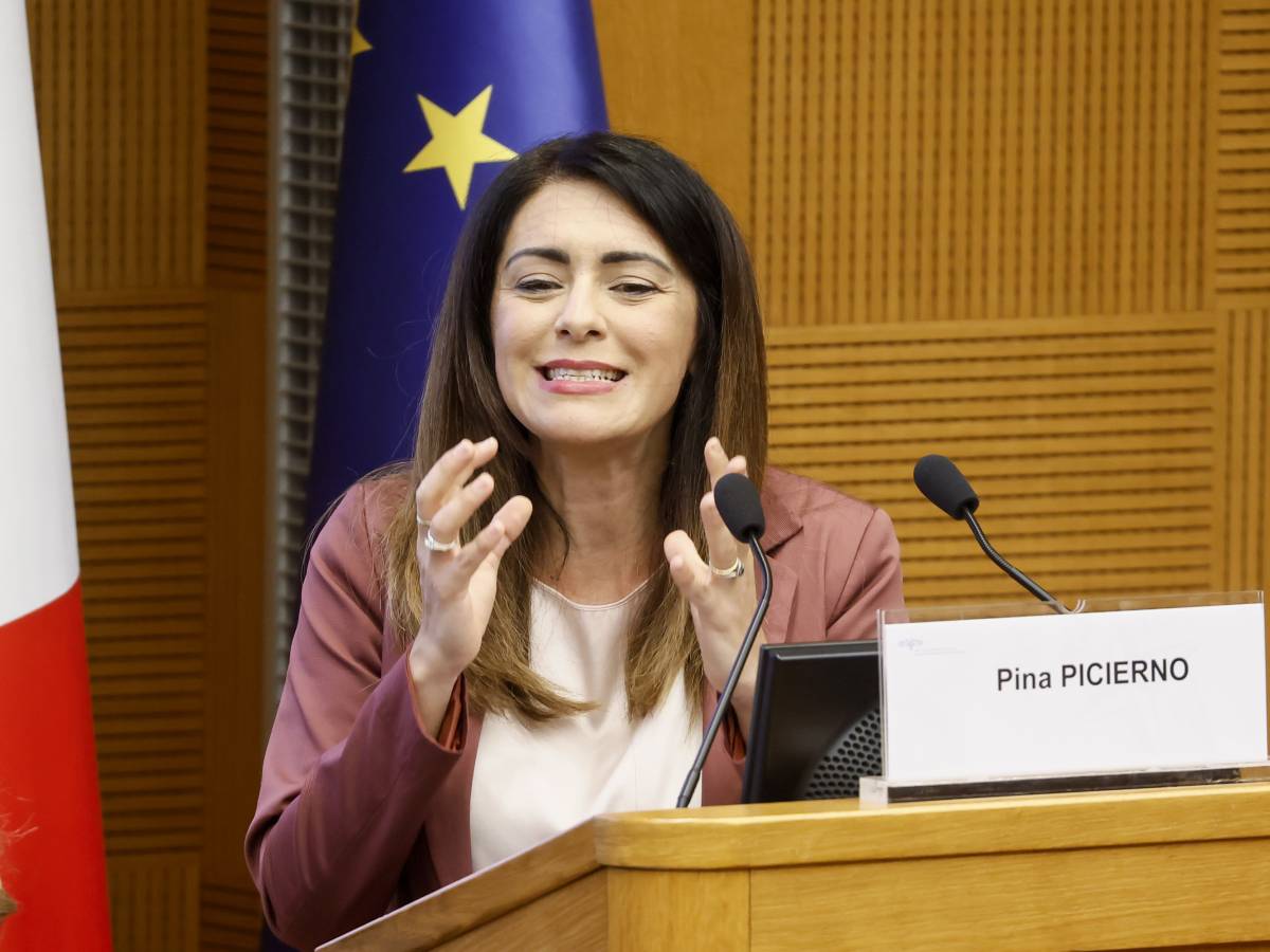 PINA PICIERNO LASCIA IL PD E TUONA: “NON SI PUÒ ESSERE AMBIGUI CON IL FASCISMO PUTINIANO E GLI ESTREMISMI.