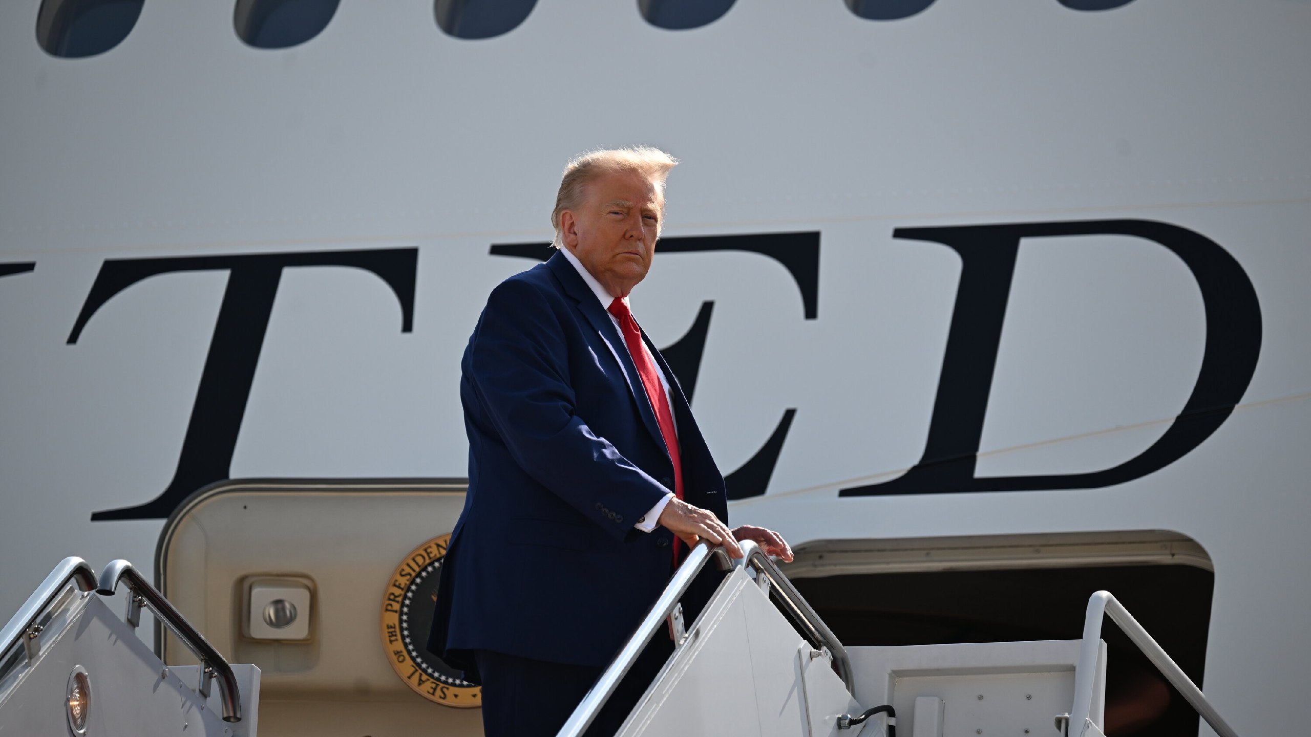 TRUMP RECEDE PER ORA DALL’ESCALATION CONTRO L’IRAN