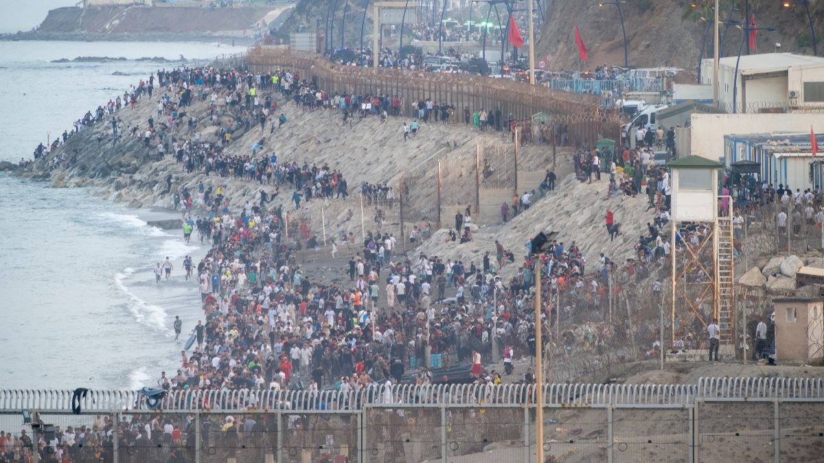 SPAGNA. L’INTELLIGENCE AVEVA AVVISATO IL GOVERNO DI UN’IMMINENTE CRISI MIGRATORIA DAL MAROCCO SPAGNA. L’INTELLIGENCE AVEVA AVVISATO IL GOVERNO DI UN’IMMINENTE CRISI MIGRATORIA DAL MAROCCO