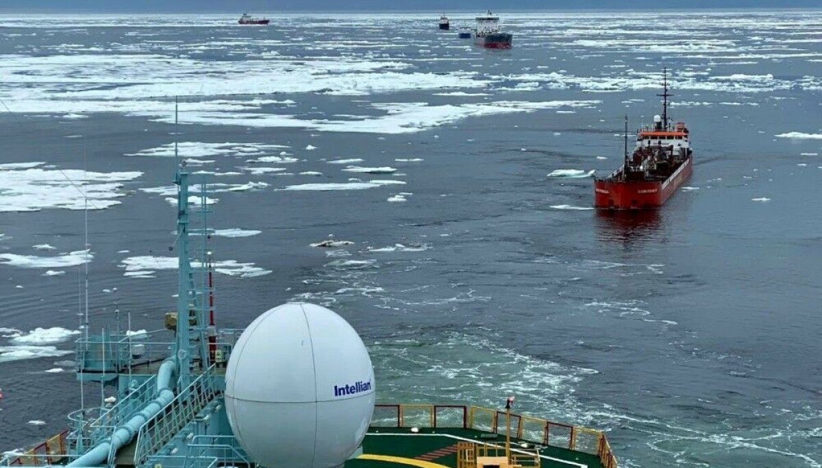 RUSSIA INVIA CONVOGLIO RECORD DI PETROLIERE A 81,5°N NELL’ARTICO