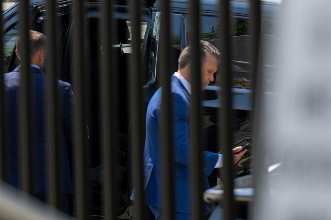 HEGSETH E IL GENERALE CAINE IN RIUNIONE URGENTE ALLA CASA BIANCA DOPO IL RITORNO DI RATCLIFFE DA MOSCA