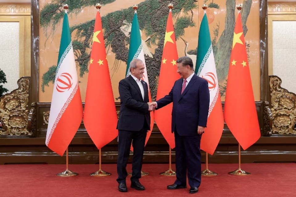 IRAN-CINA: IL BARATTO CHE HA ELUSO LE SANZIONI MILIARDARIE DEGLI USA IRAN-CINA: IL BARATTO CHE HA ELUSO LE SANZIONI MILIARDARIE DEGLI USA