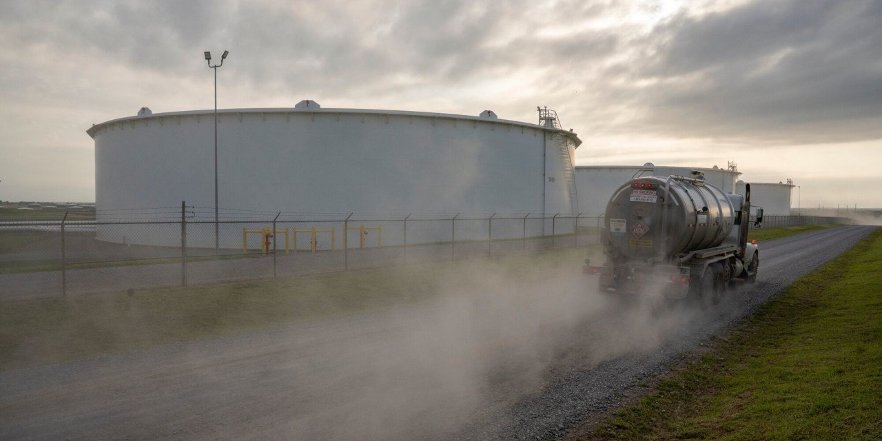 LA GRANDE CRISI DEI CARBURANTI È ARRIVATA LA GRANDE CRISI DEI CARBURANTI È ARRIVATA