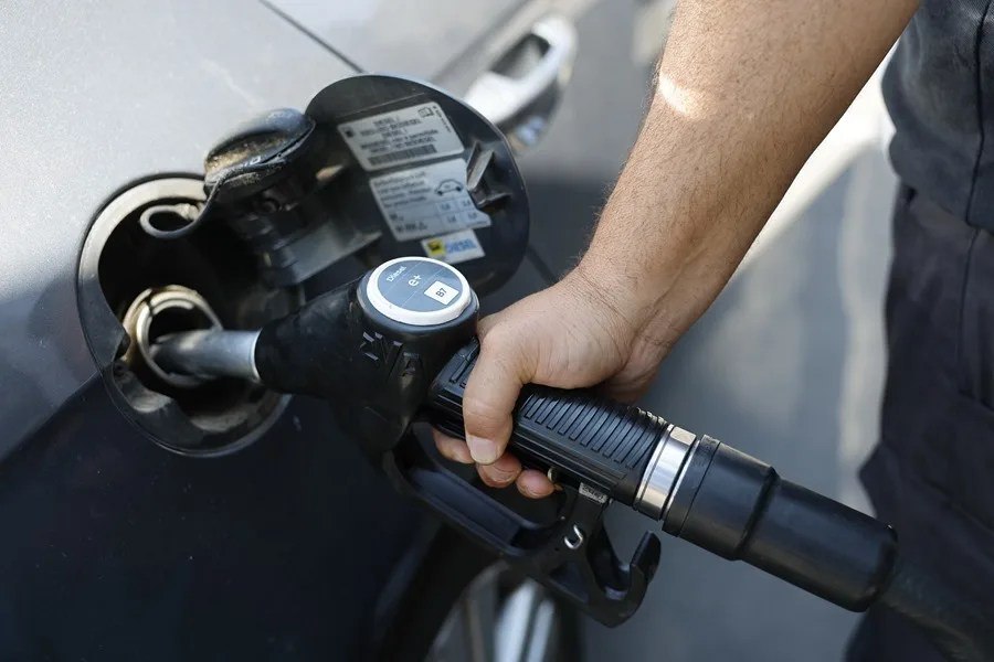 L’EUROPA PAGA 200 MILIONI DI EURO AL GIORNO DI COSTI AGGIUNTIVI PER IL DIESEL