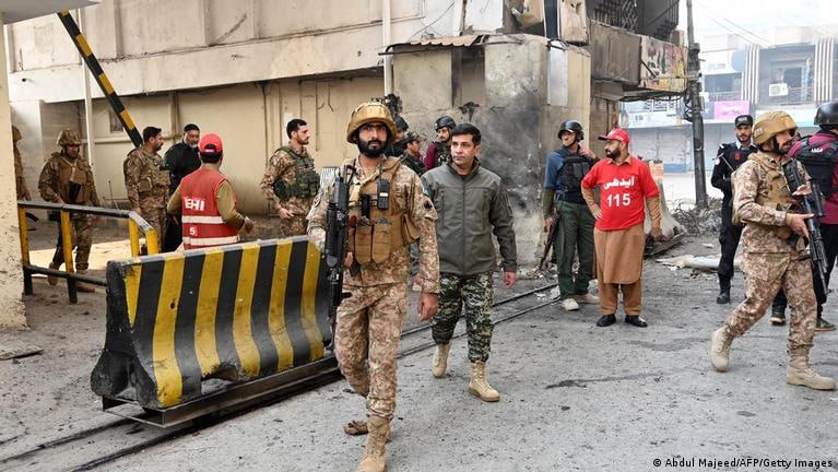 L’AFGHANISTAN ACCUSA IL PAKISTAN DI BOMBARDAMENTI SUI CIVILI