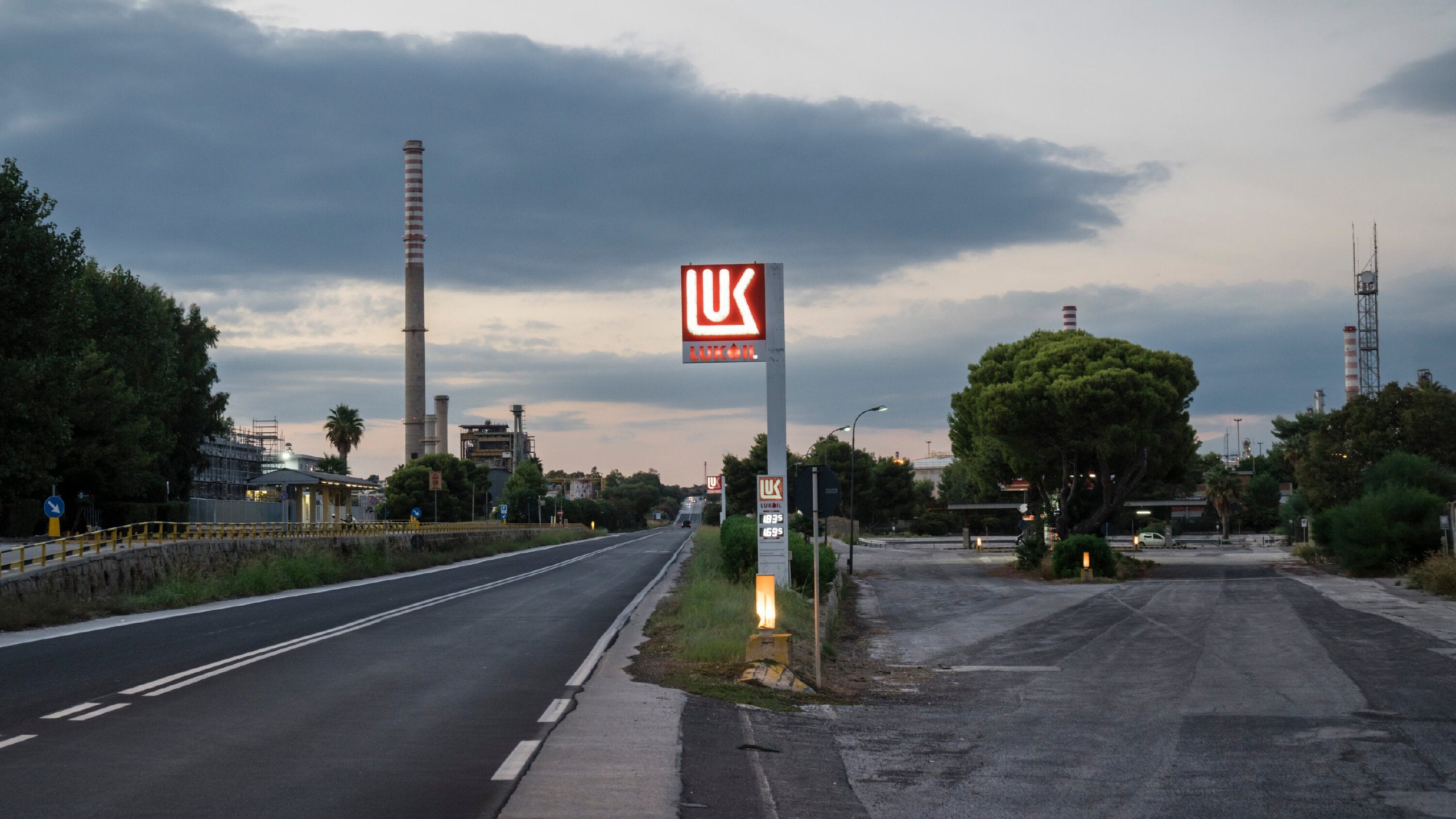 NYT: I COLLOQUI USA-RUSSIA SULL’UCRAINA SI ALLARGANO A UN AFFARE PETROLIFERO LEGATO AGLI ALLEATI DI TRUMP