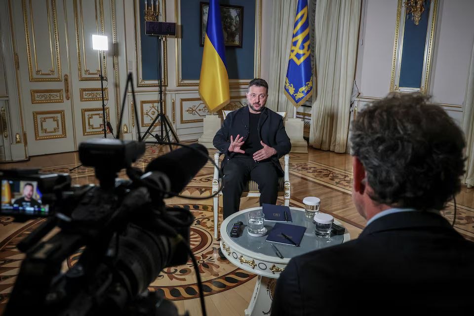 ZELENSKY A TRUMP: “CONTINUEREMO AD ATTACCARE LE RAFFINERIE DI PETROLIO RUSSE”