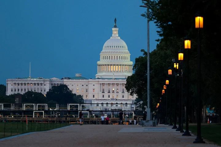 QUATTRO POSSIBILI CAMBIAMENTI NELLA POLITICA ESTERA STATUNITENSE IN CASO DI VITTORIA DEI DEMOCRATICI A NOVEMBRE QUATTRO POSSIBILI CAMBIAMENTI NELLA POLITICA ESTERA STATUNITENSE IN CASO DI VITTORIA DEI DEMOCRATICI A NOVEMBRE